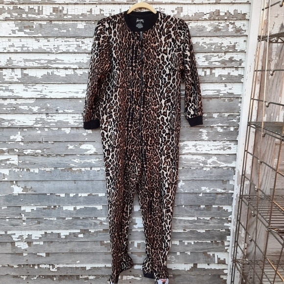 Nick & Nora Leopard Onesie. Size medium - Picture 1 of 5